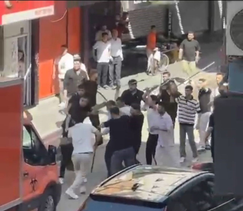 Sözlü tartışma kanlı bitti: Taşlar, sopalar, yumruklar, tekmeler... - Resim: 1