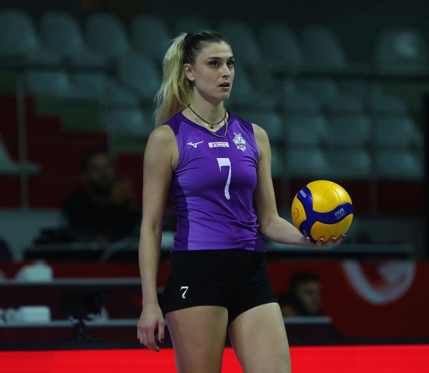 Fenerbahçe, Galatasaray'ın eski yıldızı olan Filenin Sultanı'nı kadrosuna kattı - Resim: 1