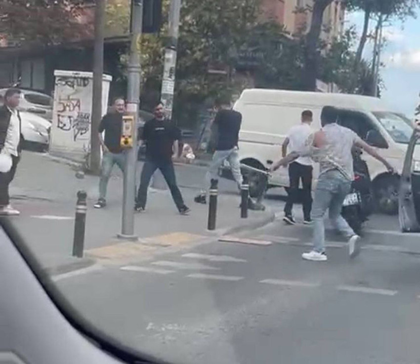 İstanbul trafiğinde sopalı, biber gazlı yol verme kavgası - Resim: 3