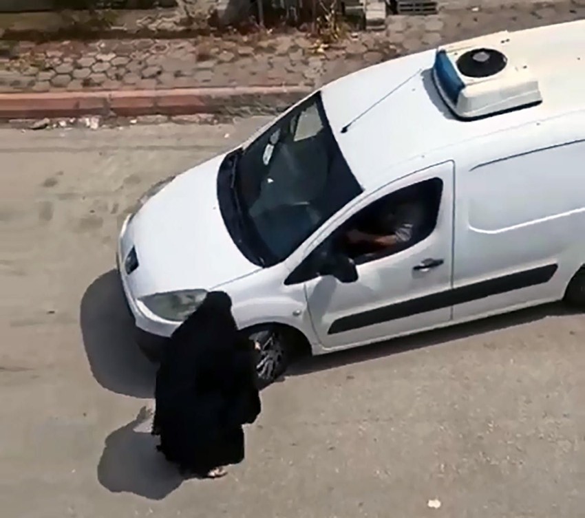 Genç kadına sokak ortasında kahvaltıyı geç hazırladın şiddeti - Resim: 2