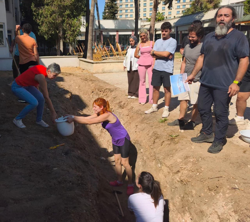 Türkiye'nin 16 metrelik devi 4 yıl önce gömüldüğü mezarından çıkarılıyor - Resim: 2