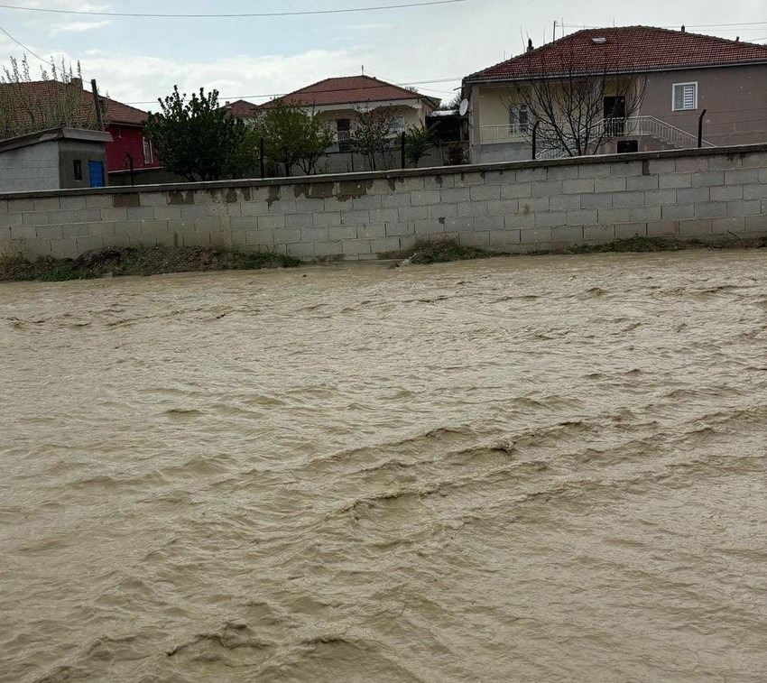 Köylünün yağmur duası sonrasında köyü sel aldı - Resim: 1