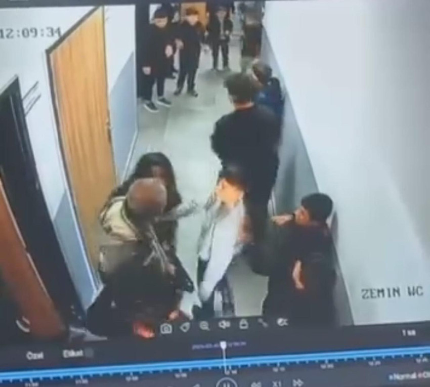 Van'da ilkokulda akılalmaz olay: Çocuğuna kar topu atan öğrenciyi dövdü - Resim: 4