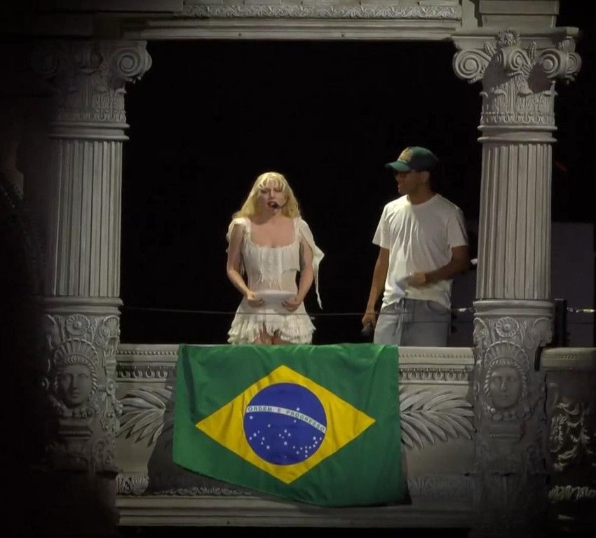 Ünlü şarkıcıdan tarihe geçen konser: 2 milyon kişi katıldı - Resim: 1