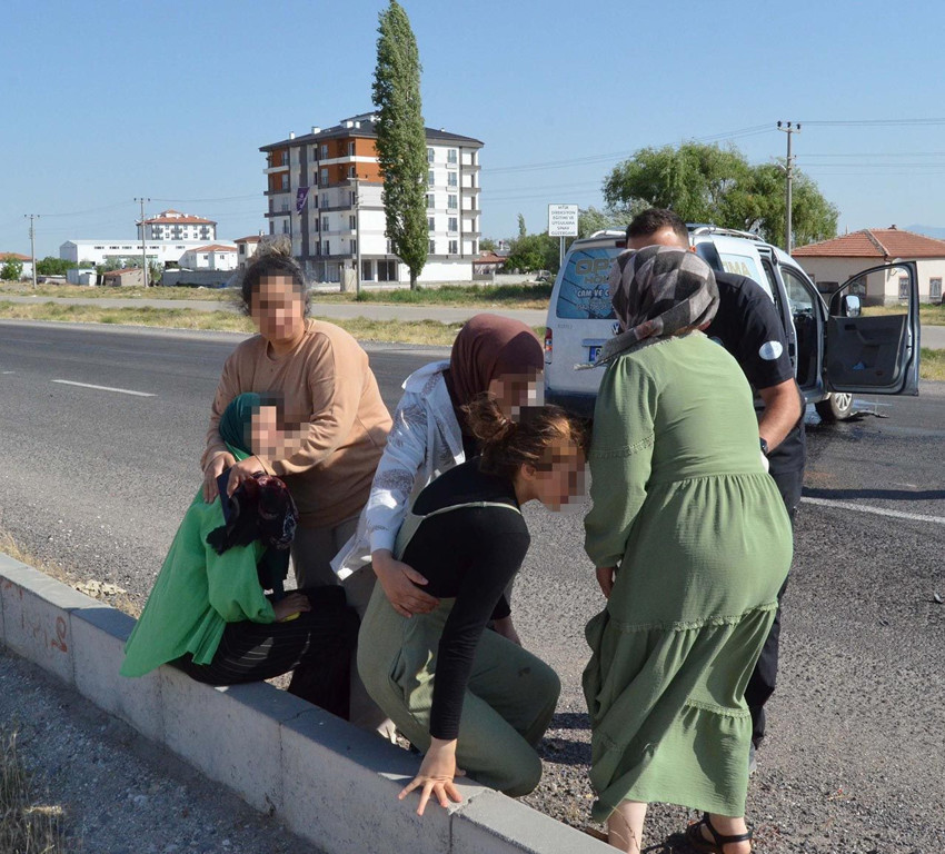 Sınav yolunda feci kaza: Ölü ve yaralılar var - Resim: 4