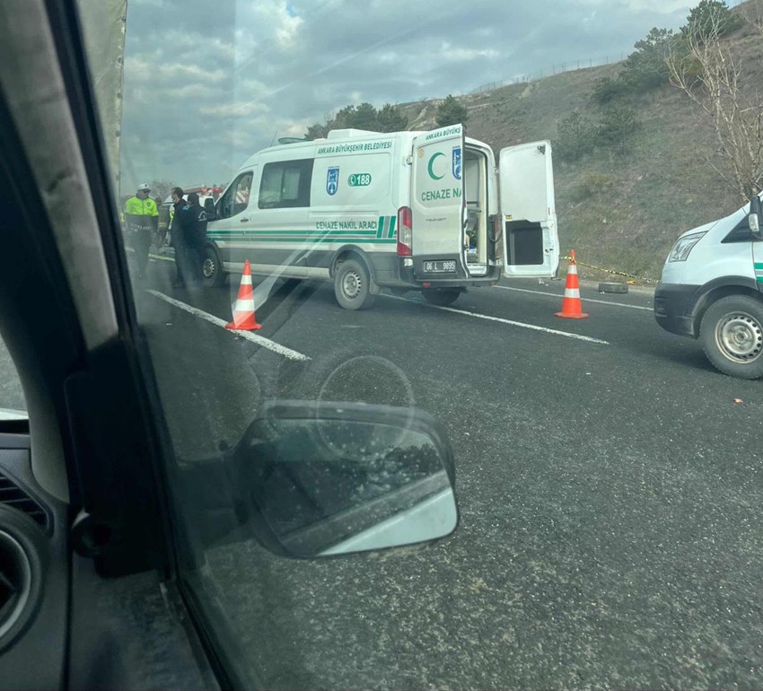 Çevre Yolu'nda katliam gibi kaza: 2 otomobil çarpıştı, 5 ölü! Araç alevlere teslim oldu - Resim: 4
