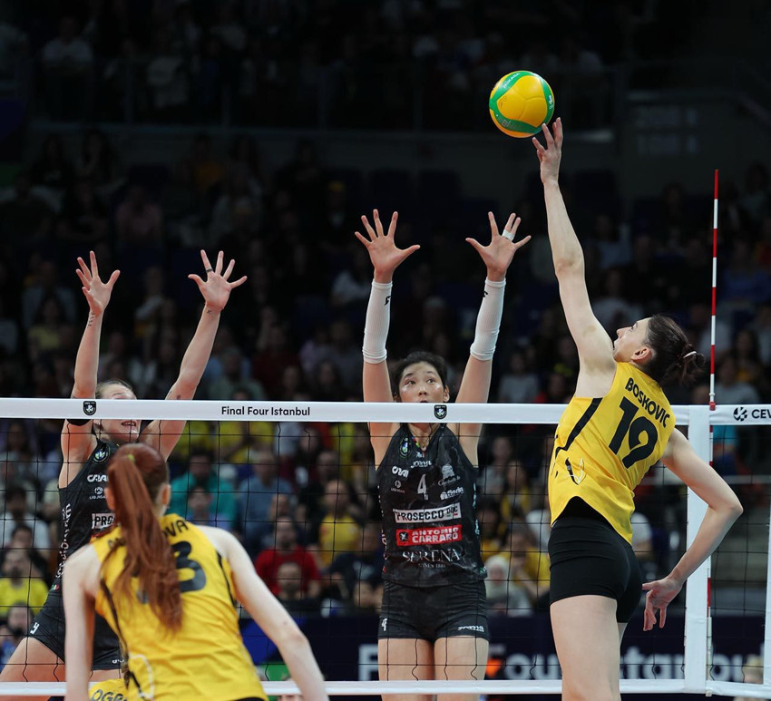 Vakıfbank'ın sultanları filede tarih yazdı: 2-0 geriden gelip, 10'uncu kez finalde! - Resim: 3