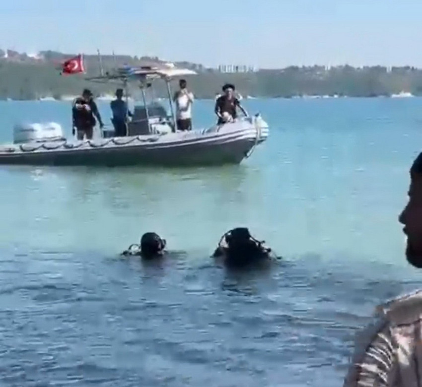 Mucize kurtuluş kamerada! Kalbi duran 8 yaşındaki çocuğu dalgıç polis hayata döndürdü