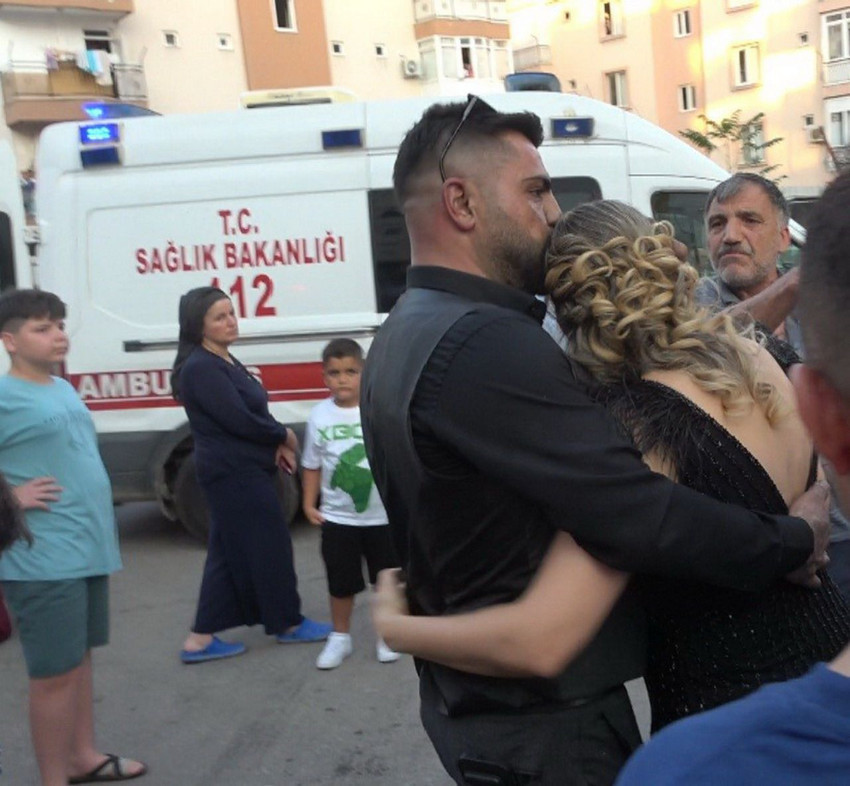 Apartmandaki klima yangınında can pazarı... Eşini vinç kiralayıp balkondan kurtardı! - Resim: 2