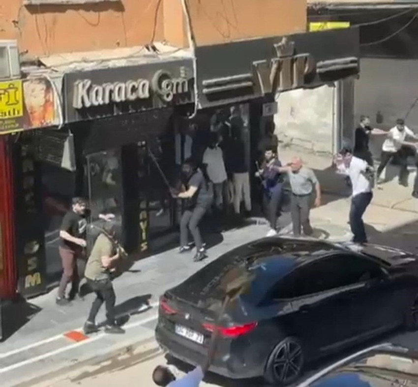 Sözlü tartışma kanlı bitti: Taşlar, sopalar, yumruklar, tekmeler... - Resim: 2