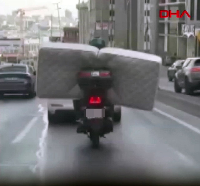 Burası Hindistan değil megakent İstanbul... Trafikte görenlere ''çüüüüüşşş'' dedirten görüntü - Resim: 4