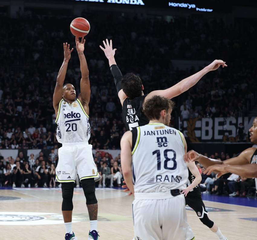 Basketbol Süper Ligi'nde Şampiyon Fenerbahçe: Son Saniye Üçlüğüyle Gelen Zafer - Resim: 4