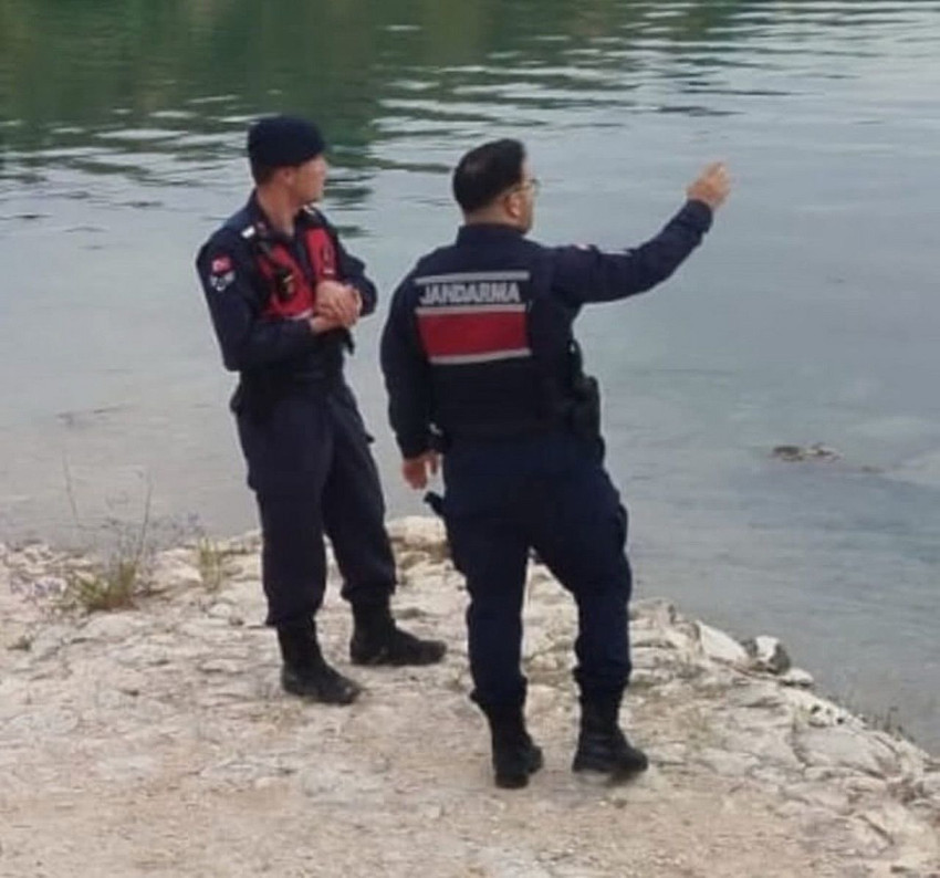 İki  gündür kayıp olarak aranan 14 yaşındaki çocuğun cansız bedenine ulaşıldı! - Resim: 3