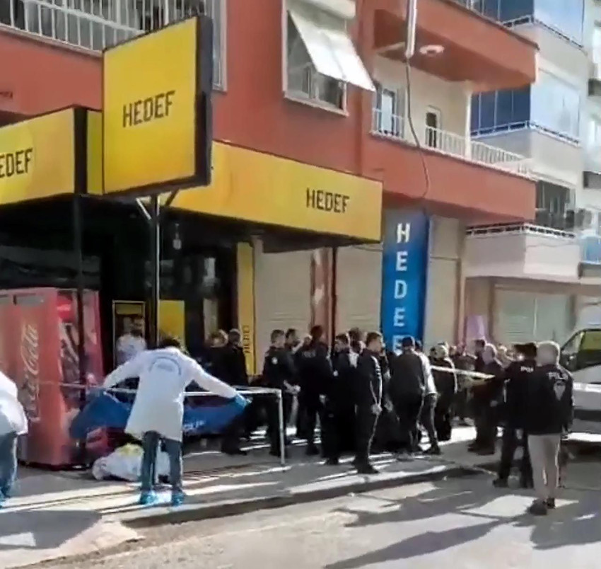 Mersin'de katliam: Önce anne ile oğlunu, ardından büfeciyi öldürdü! - Resim: 2