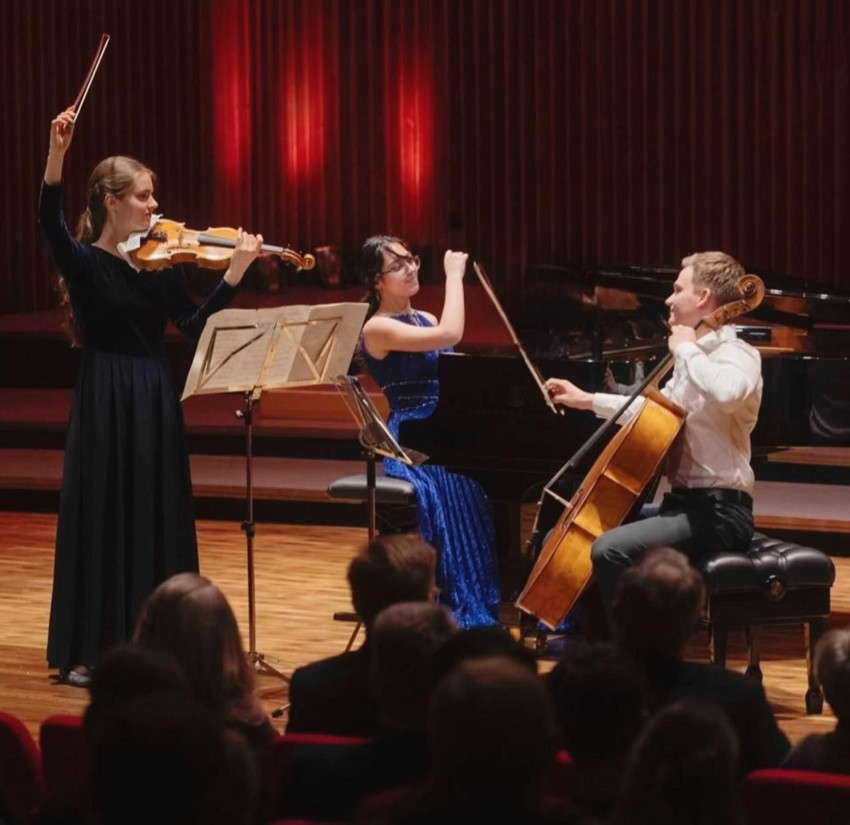 Tüm dünya 15 yaşındaki Arya'yı konuşuyor - Resim: 1