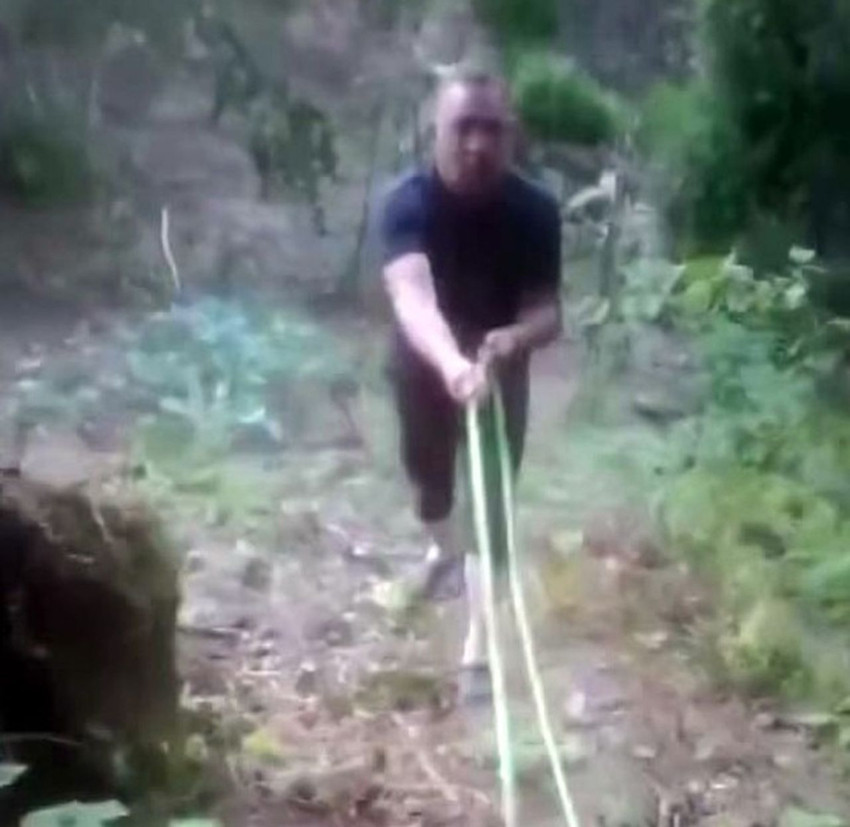 Bahçesini sulamak için yaptığı ''çüş'' dedirtti - Resim: 3