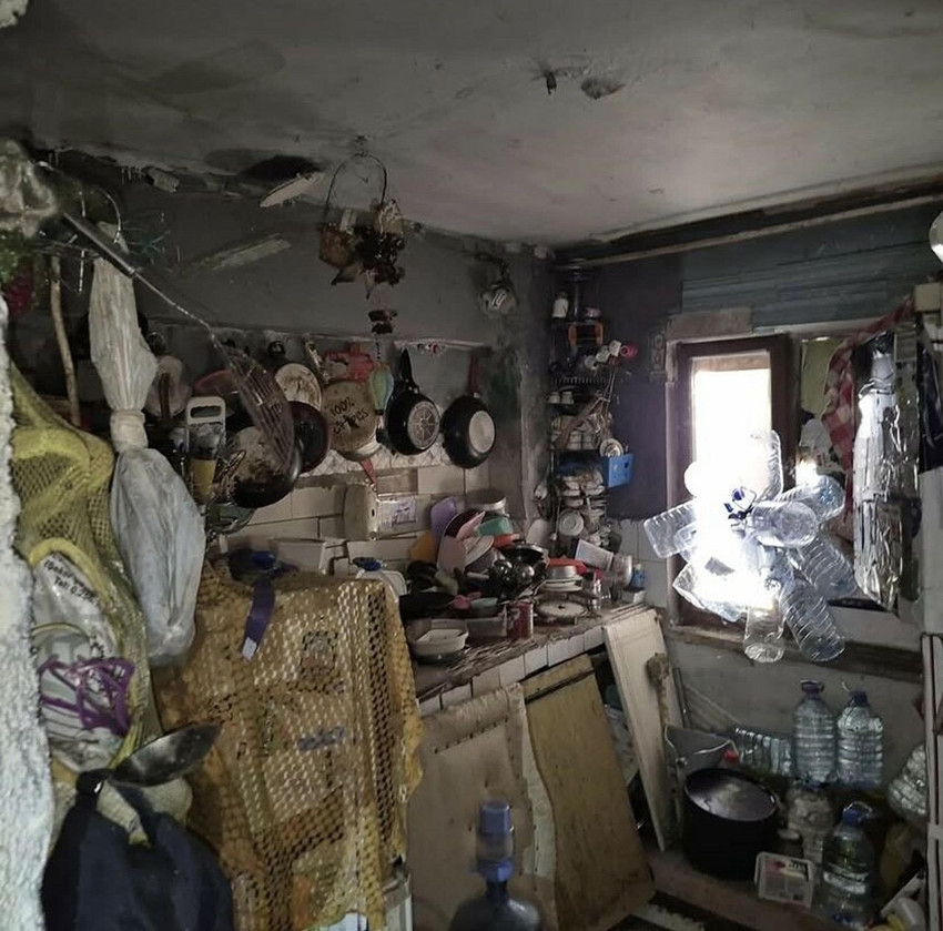 Çöp evden 4 kamyon çöple birlikte çıkanlar kahretti: Kediler, kaplumbağalar... - Resim: 1
