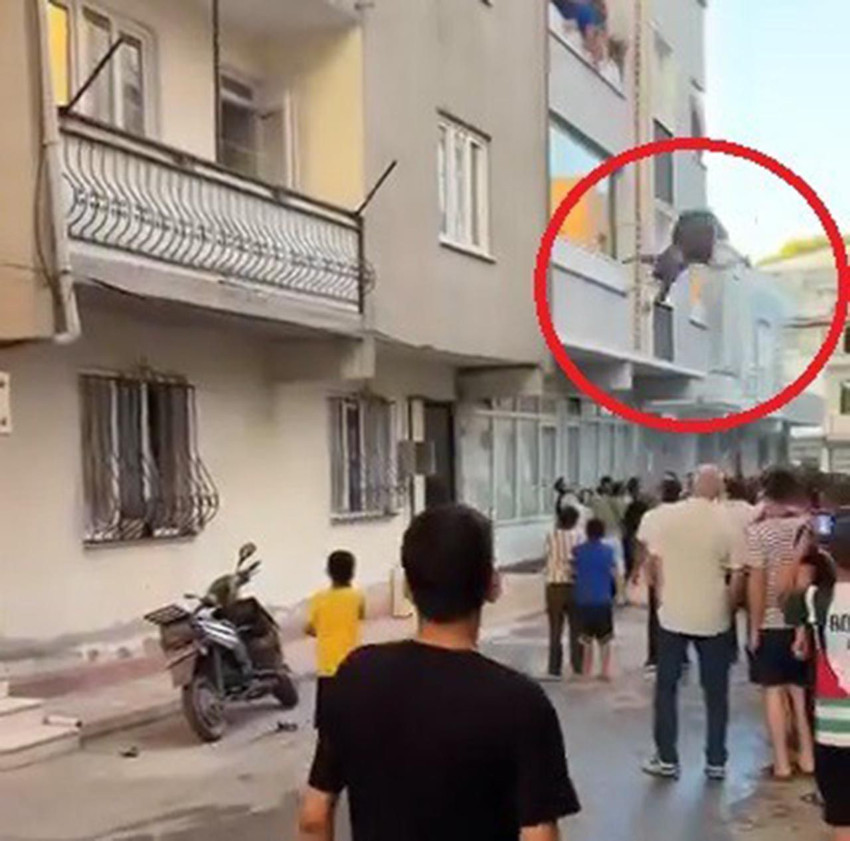 Önce çocuğunu, ardından da kendisini 3’üncü kattan attı - Resim: 3