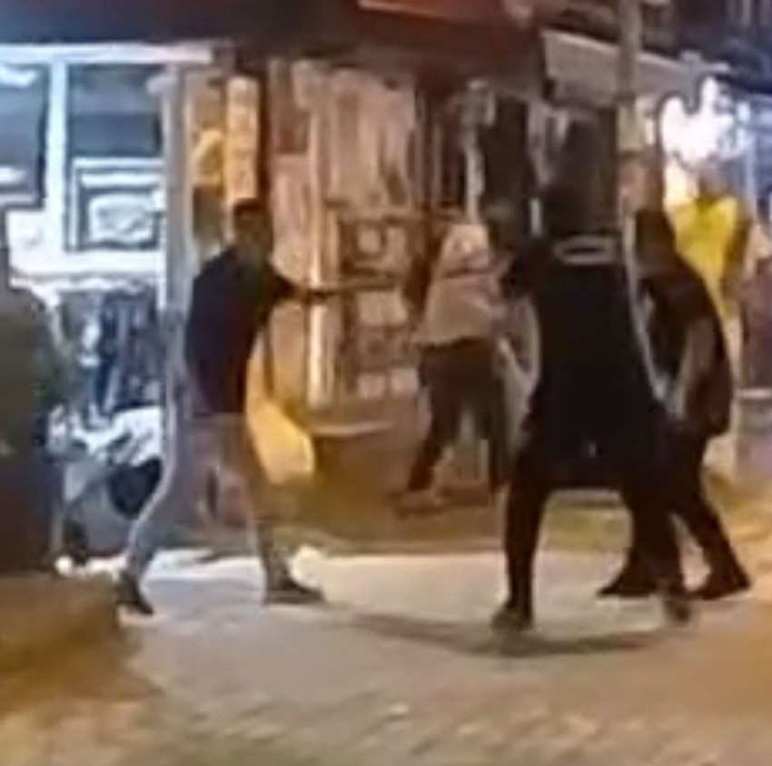 Şehir magandaları polise bıçakla saldırdı - Resim: 2