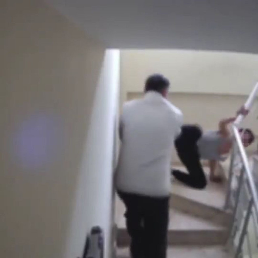 Engelli çocuğa aile boyu şiddet kamerada - Resim: 3