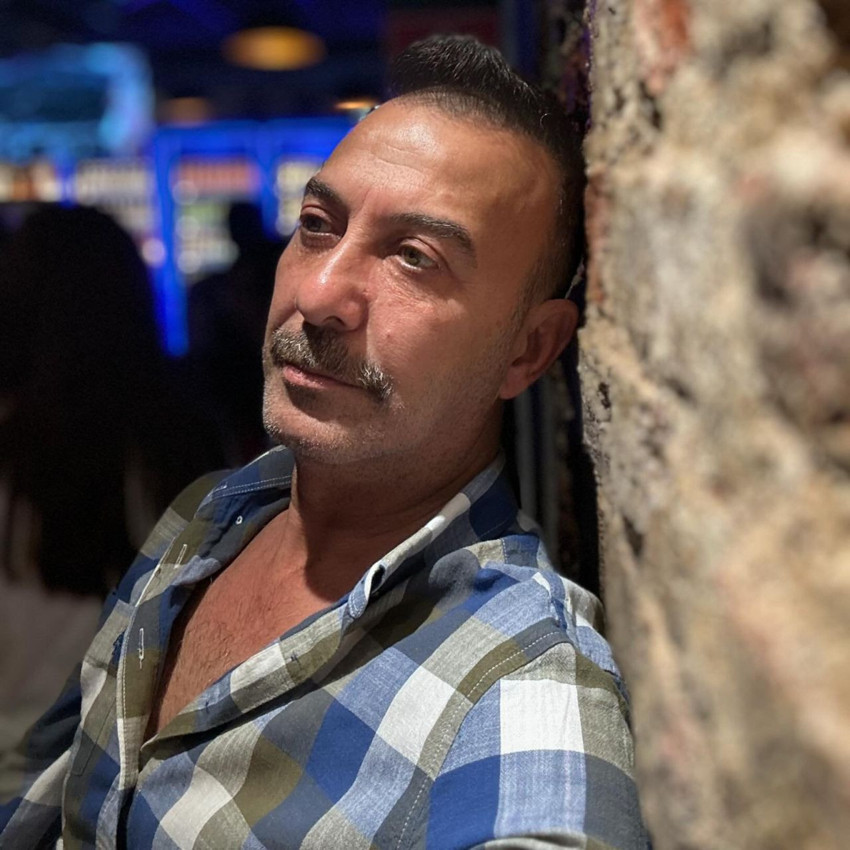 Ünlü oyuncu babasının vefat ettiğini sosyal medyadan öğrendi - Resim: 1