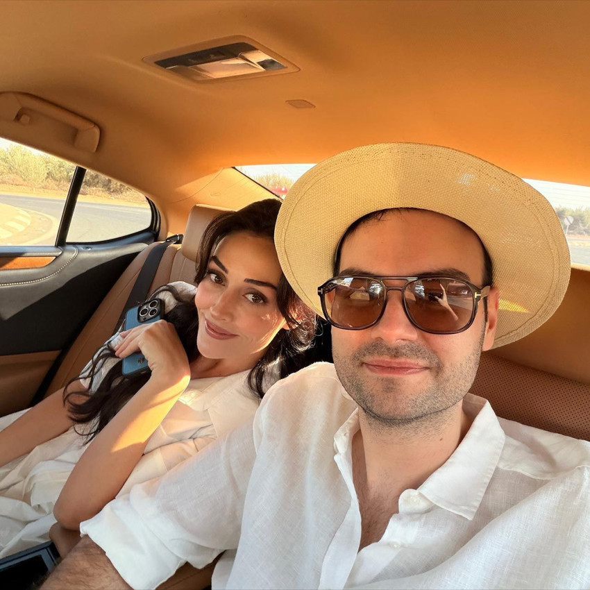 Ekranların güzel oyuncusu Esra Bilgiç aşk tatilinde aşka geldi - Resim: 4