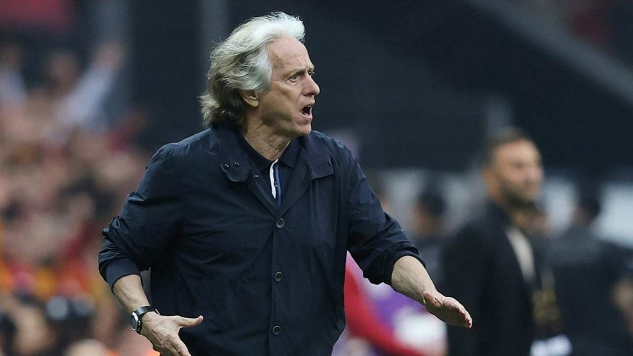 Jorge Jesus Portekiz Milli Takımı teknik direktörü olarak gösteriliyor.