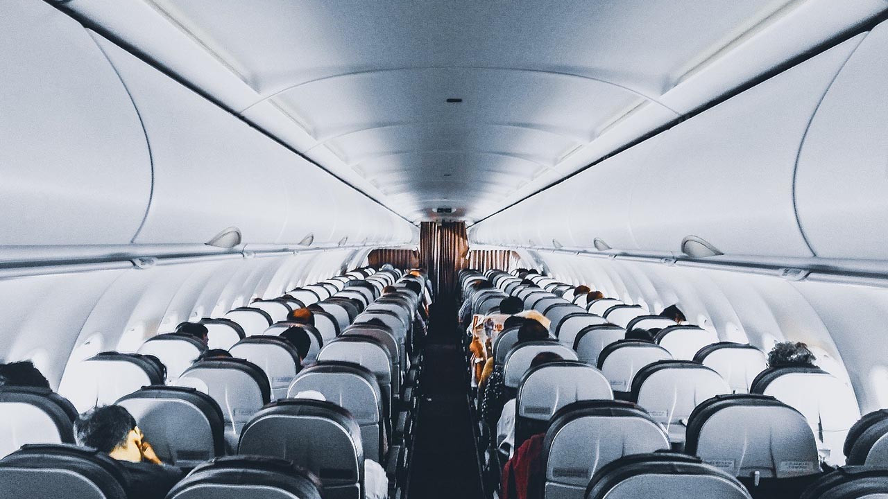 Antalya uçağında ''tuvalet'' krizi: Pilot acil iniş yaptı
