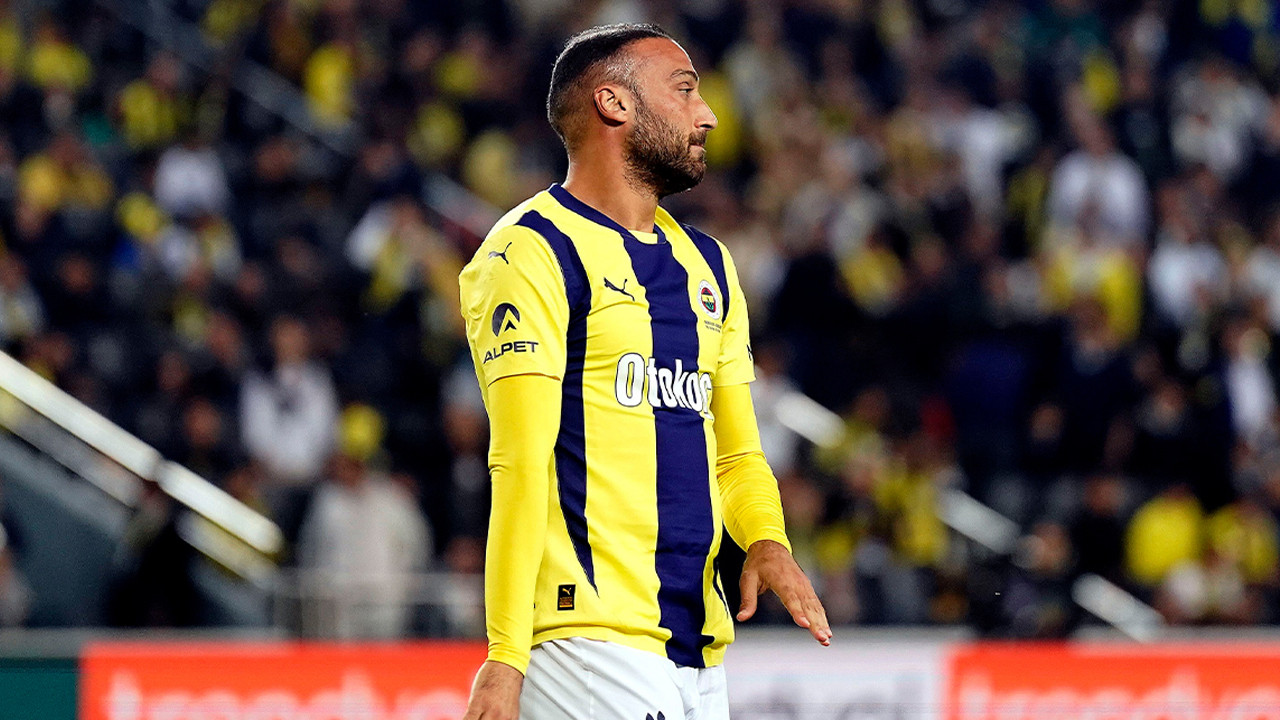 Cenk Tosun'un Fatih Karagümrük formasıyla çekilmiş bir fotoğrafı.