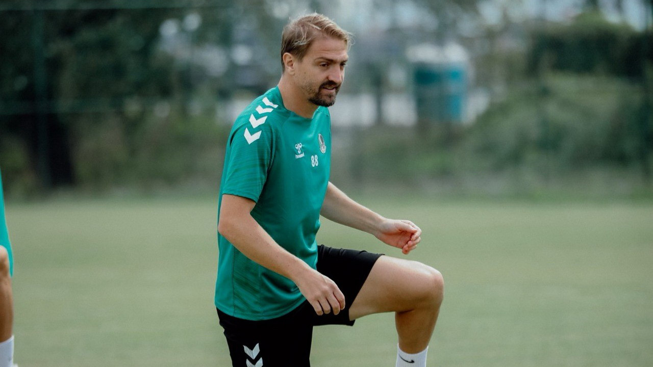Caner Erkin futbolu bıraktı