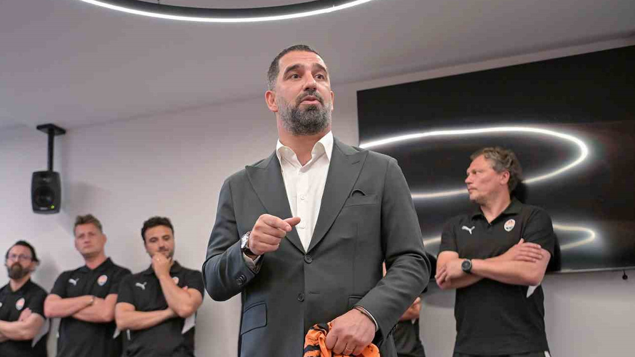 Arda Turan'ın milli takım teknik direktörlüğü için teklif aldığı iddia edildi