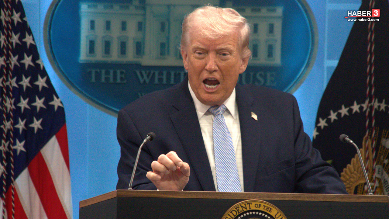 ABD Başkanı Donald Trump konuşma yaparken