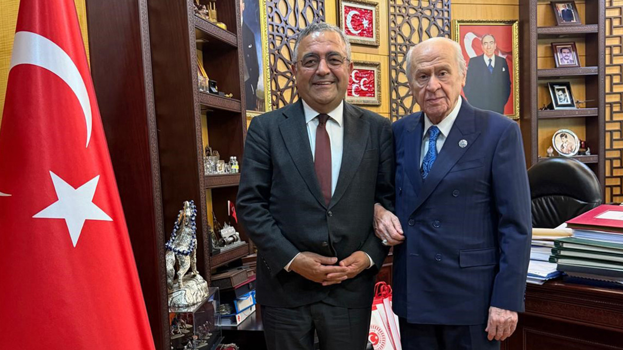 Devlet Bahçeli ve Sezgin Tanrıkulu Meclis'te bir araya geldi.