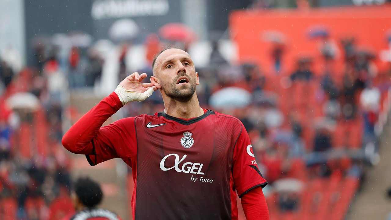 Fenerbahçe'nin transferi Vedat Muriqi İstanbul'a geliyor.