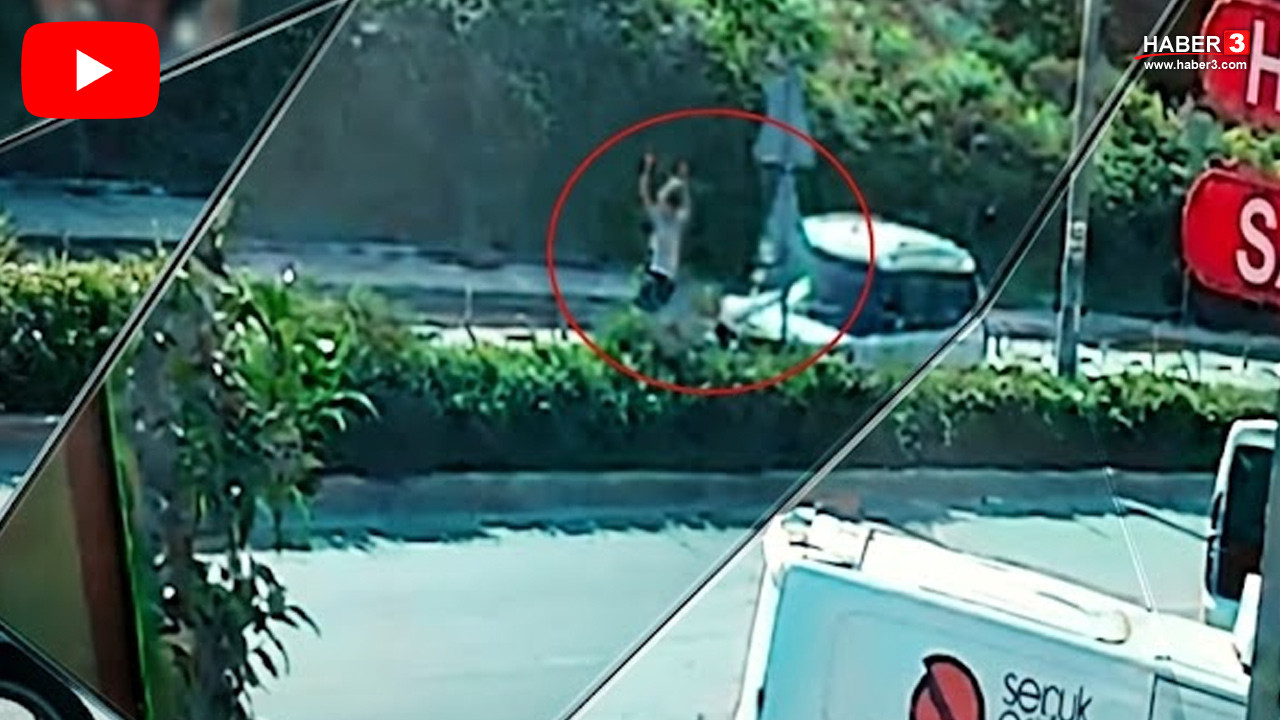 Mersin'de trafik kazası sonrası olay yeri incelemesi yapan polis ekipleri
