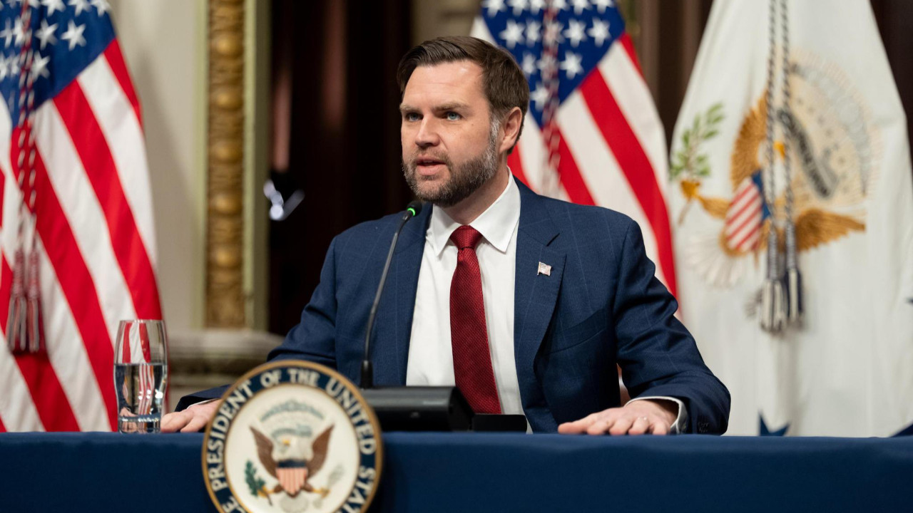 ABD Başkan Yardımcısı JD Vance'in İran ile müzakereler için İsviçre'ye yapacağı ziyaret ertelendi.