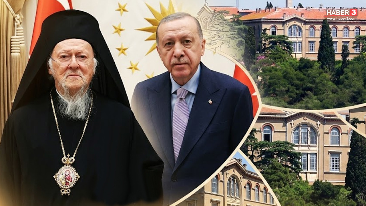 Cumhurbaşkanı Erdoğan'ın makamında olduğu bir görsel.
