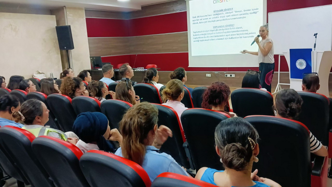 Muğla Büyükşehir Belediyesi personeline yönelik düzenlenen eğitimden bir kare