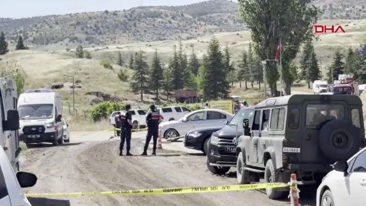 Kırıkkale Yahşihan'da mühimmat deposunda yaşanan patlama sonrası bölgeye ekipler sevk edildi.