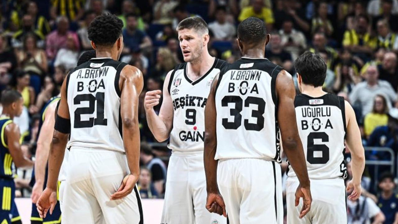 Beşiktaş GAİN basketbol takımı logosu ve EuroLeague amblemi