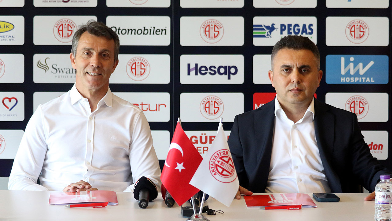 Antalyaspor teknik direktörü Bülent Korkmaz