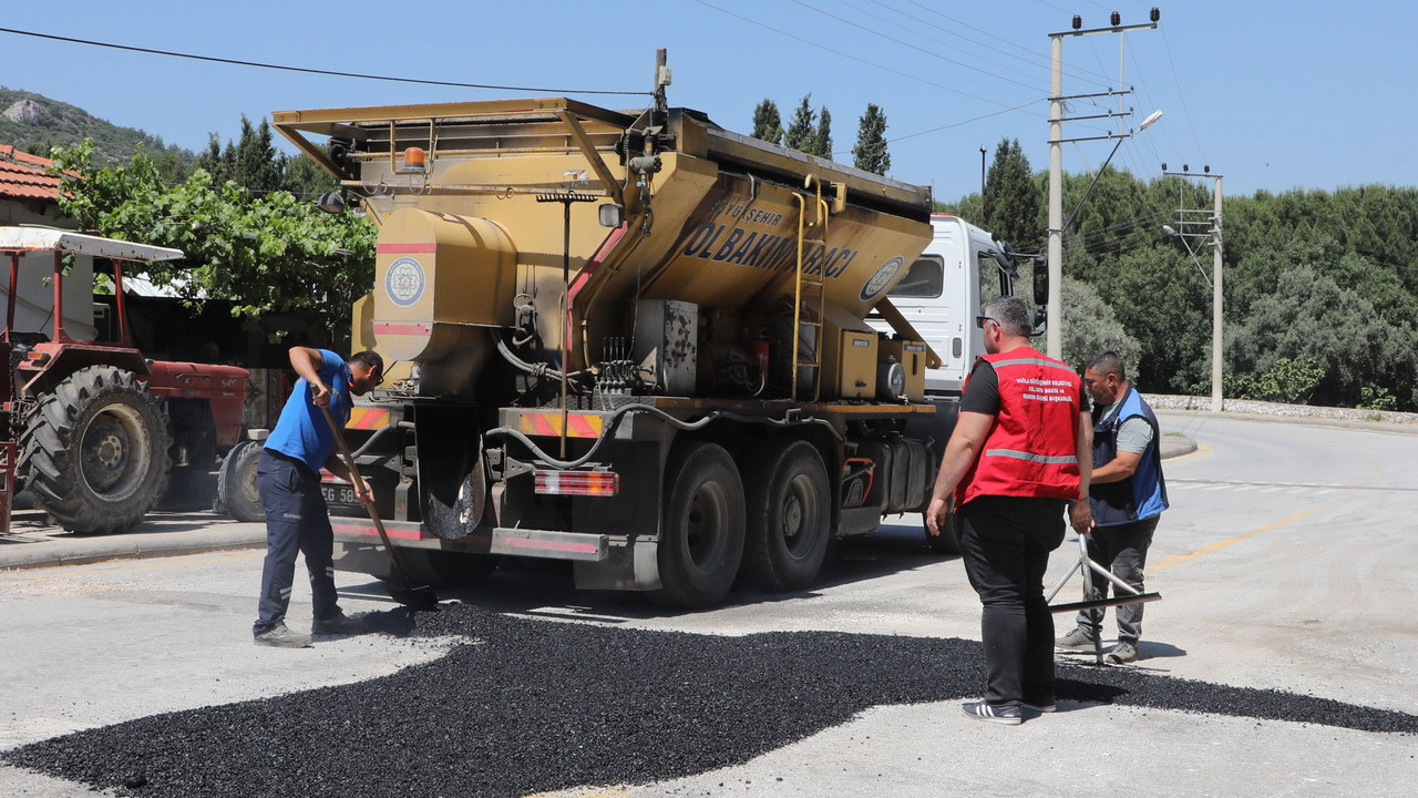 Muğla Büyükşehir Belediyesi yol çalışmalarını gösteren bir görsel