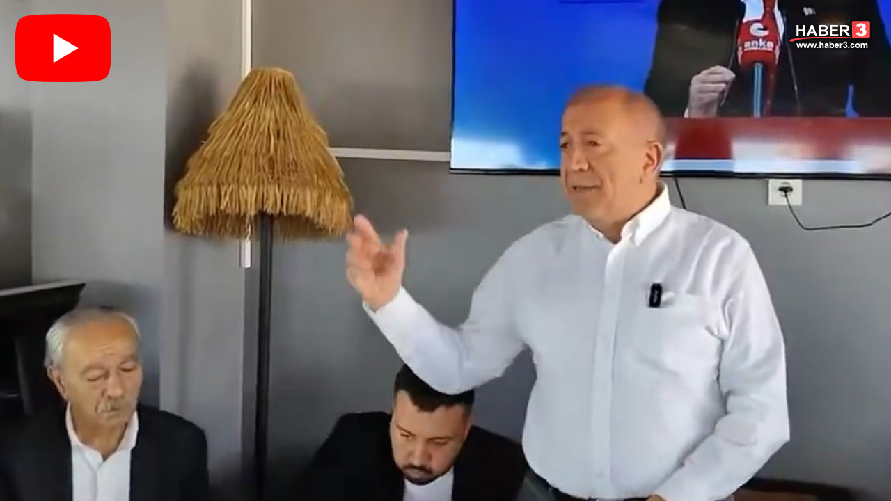 Gürsel Tekin konuşma yaparken