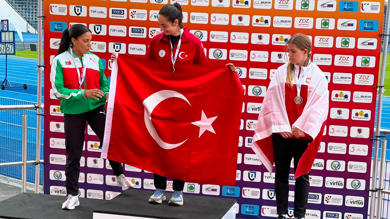 Keçiören Belediyesporlu sporcuların başarılarını gösteren bir görsel.