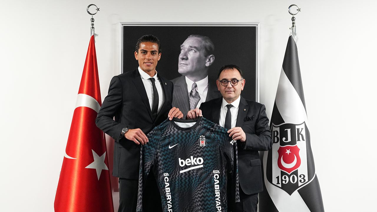 Beşiktaş forması giyen milli kaleci Doğan Alemdar