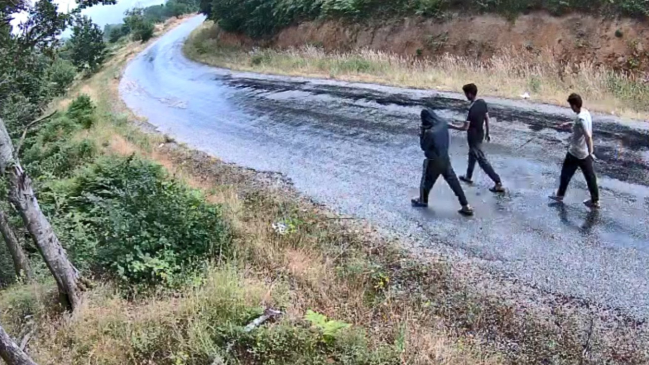 Jandarma ekipleri, fotokapanlar aracılığıyla suçluları yakalıyor.
