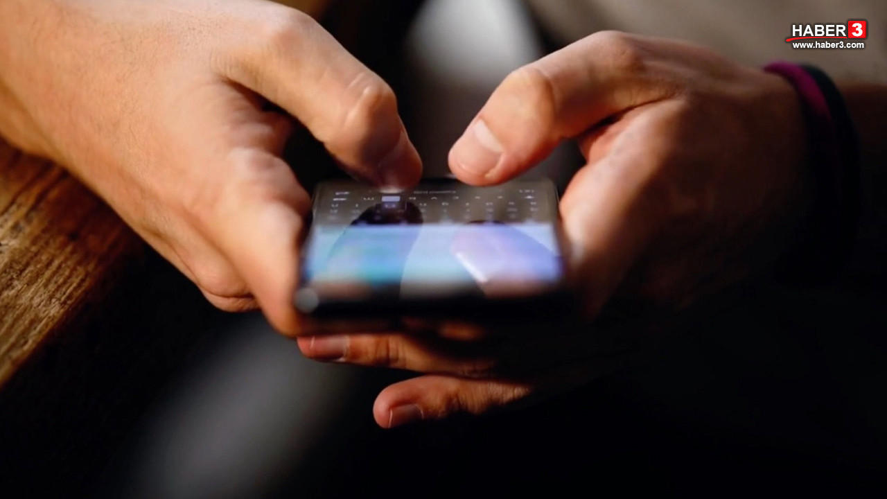 Ticaret Bakanlığı logosu ve akıllı telefon görselleri.