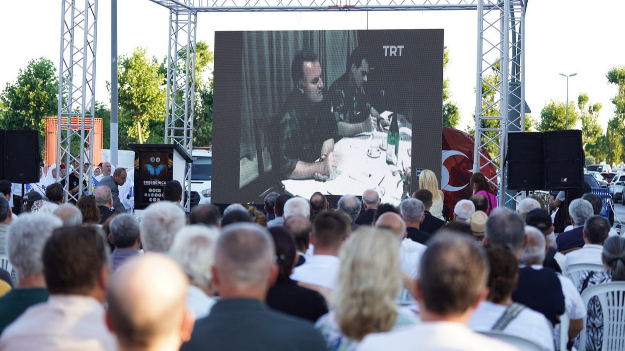 Kartal Meydanı'nda Srebrenitsa Soykırımı'nın 31. yılı anma töreninden genel görünüm.
