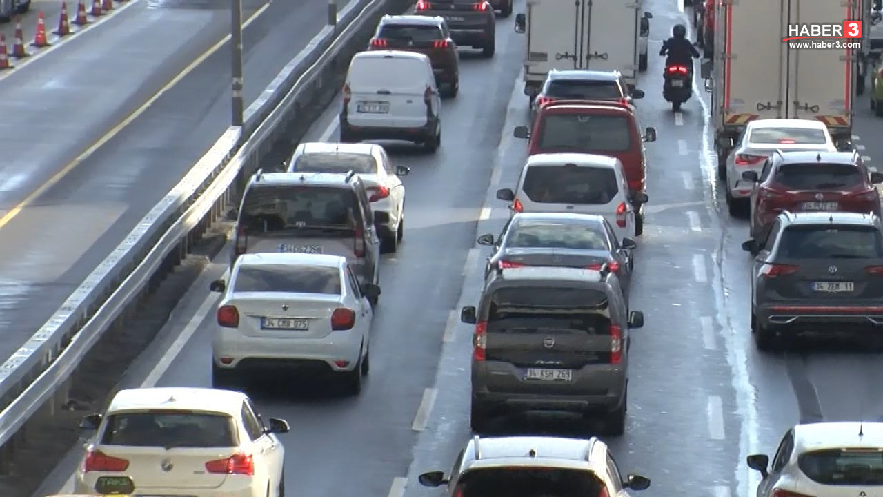 Boğaziçi Köprüsü üzerinde 15 Temmuz Demokrasi ve Şehitleri Anma Koşusu için trafik yönlendirmeleri.