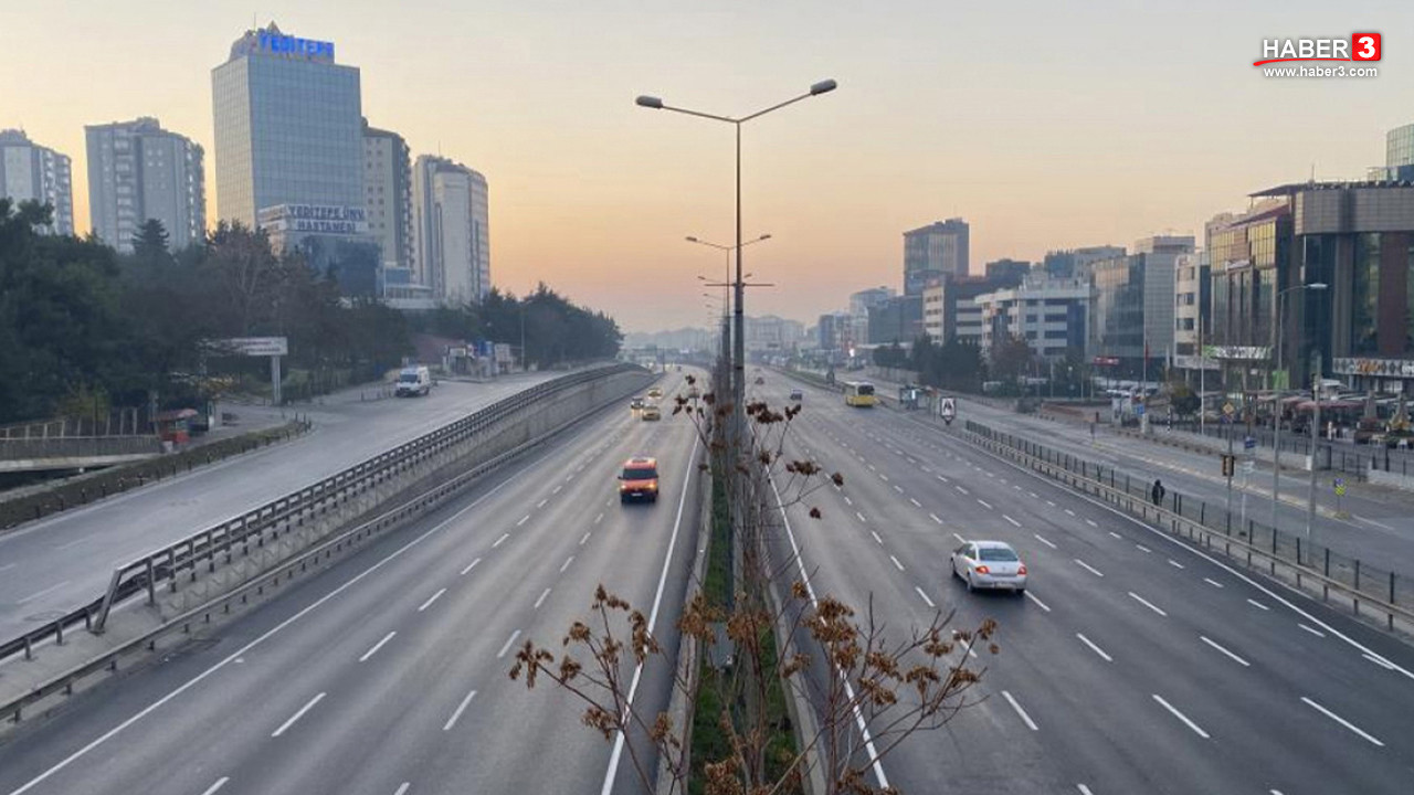 15 Temmuz Şehitler Köprüsü'nün trafiğe kapatıldığını gösteren bir fotoğraf.